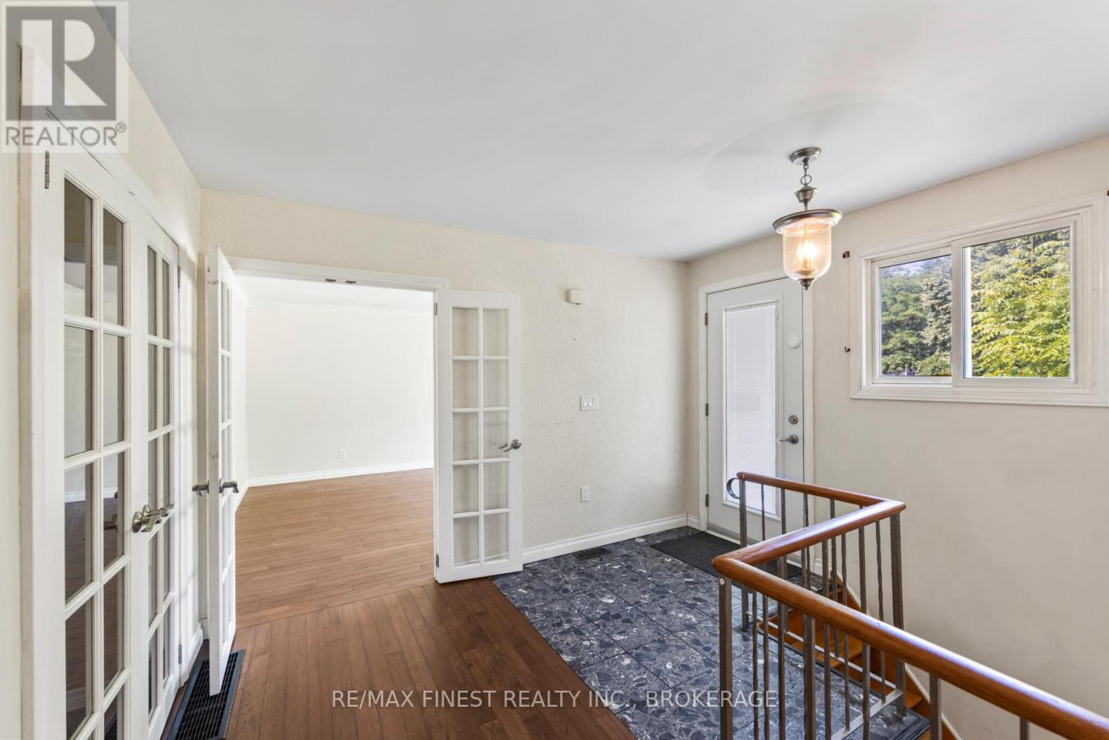 5 Michael Grass Crescent, Kingston, Ontario  K7M 2W2 - Photo 8 - X12455192