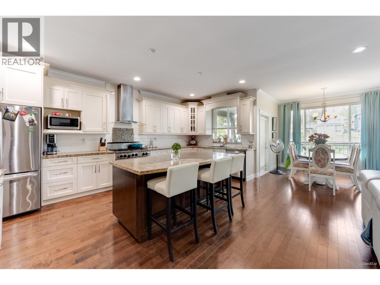 729 Delestre Avenue, Coquitlam, British Columbia  V3K 2G2 - Photo 8 - R3056099