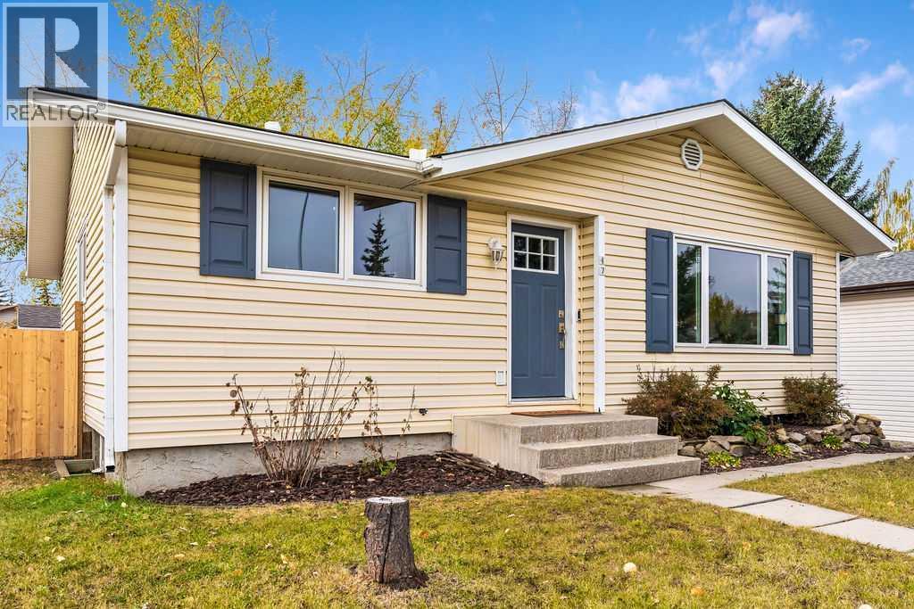 47 Glendale Way, Cochrane, Alberta  T4C 1H9 - Photo 3 - A2262737