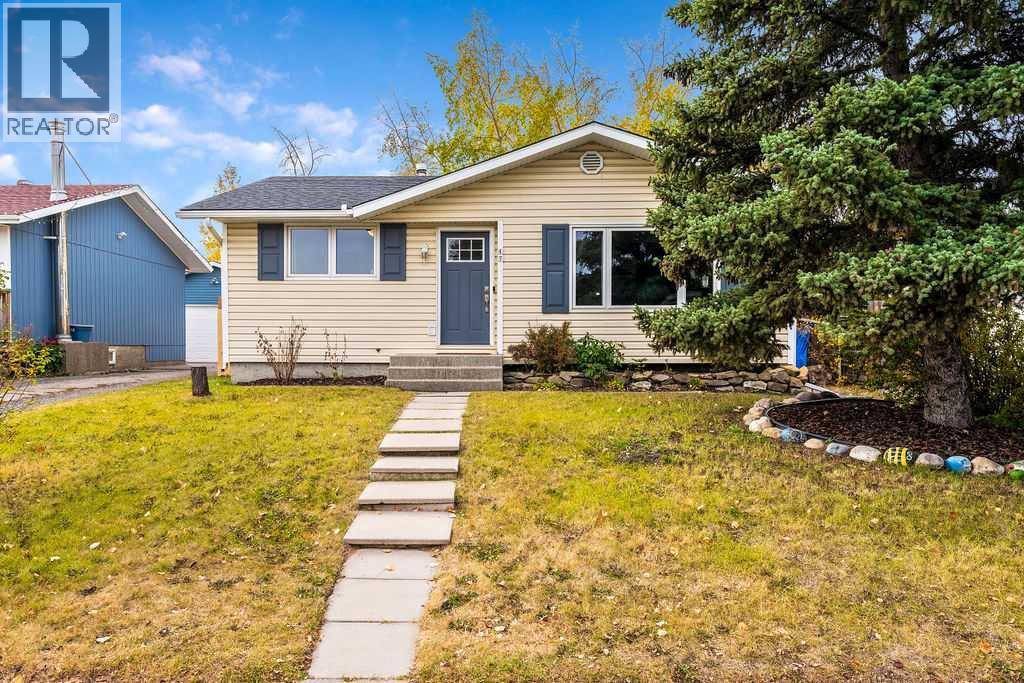 47 Glendale Way, Cochrane, Alberta  T4C 1H9 - Photo 2 - A2262737