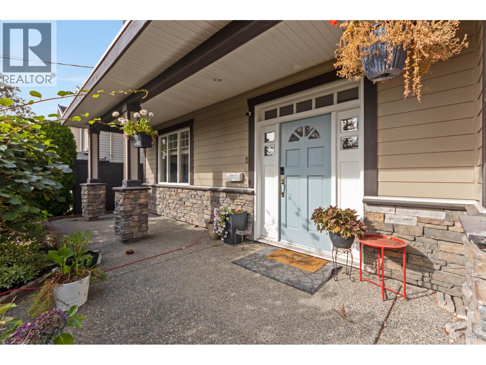 729 Delestre Avenue, Coquitlam, British Columbia  V3K 2G2 - Photo 2 - R3056099