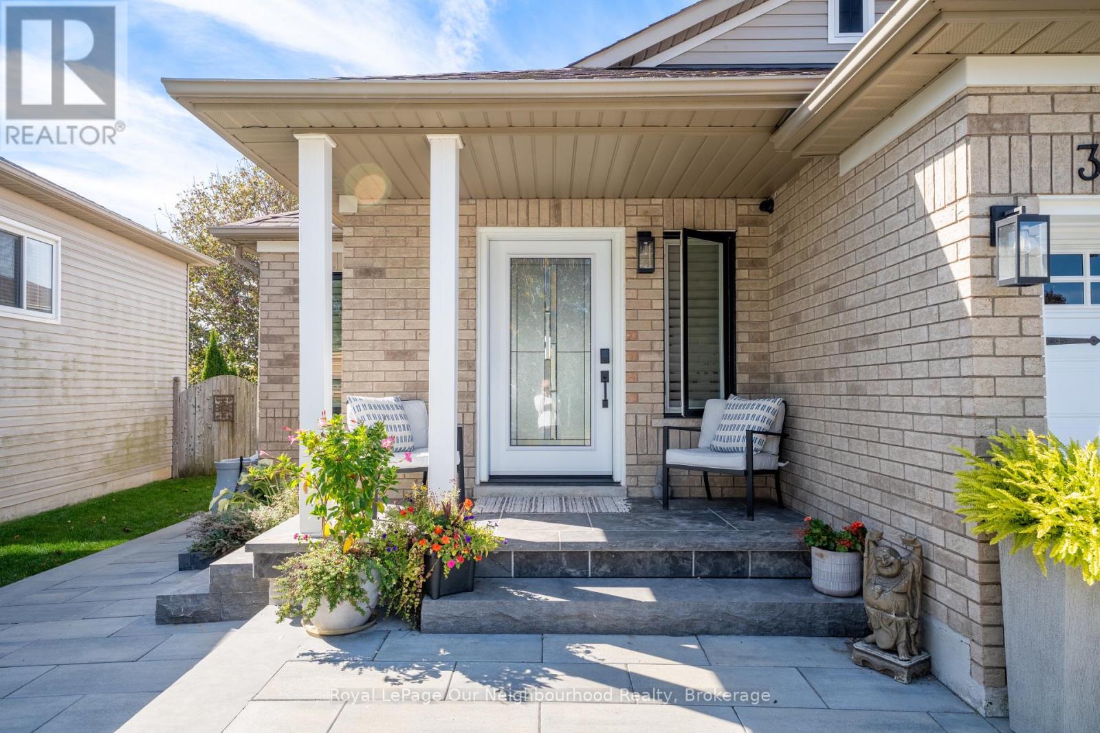 36 Huffman Avenue, Port Hope, Ontario  L1A 4K1 - Photo 3 - X12455135