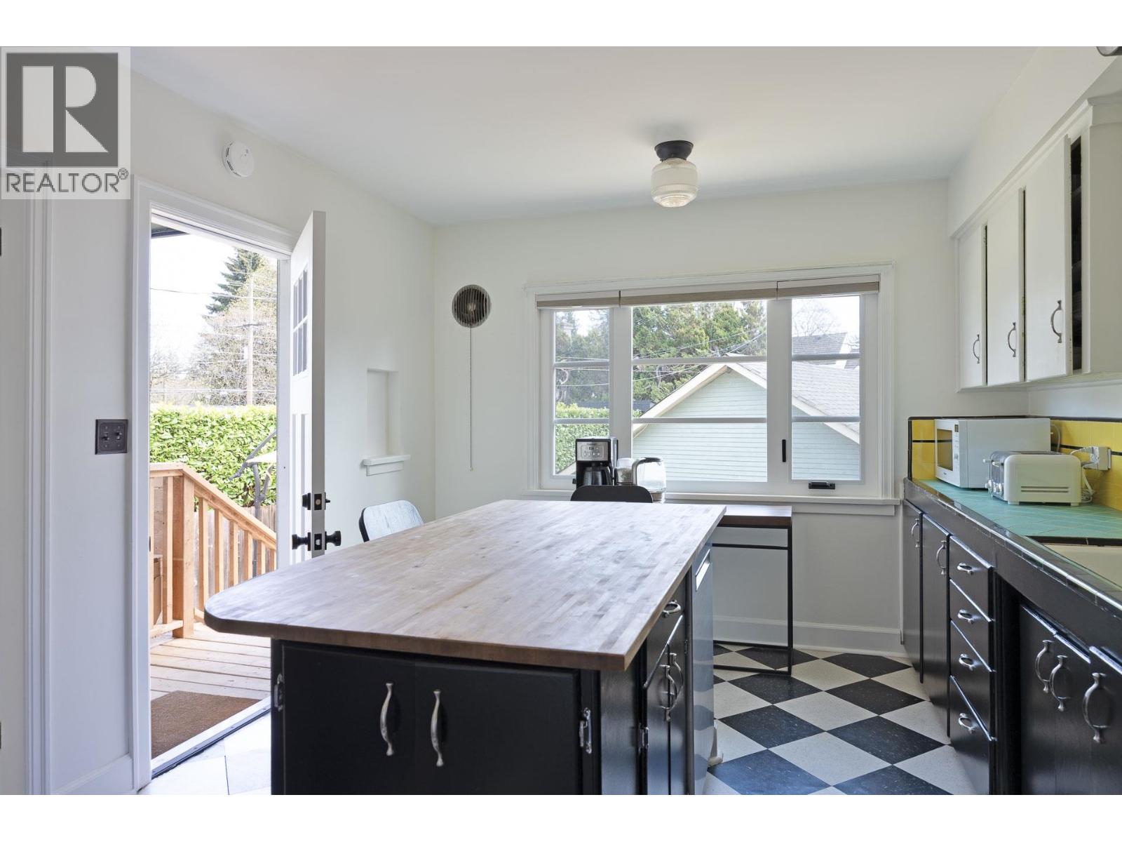 106 College Court, New Westminster, British Columbia  V3L 1K9 - Photo 9 - R3057044