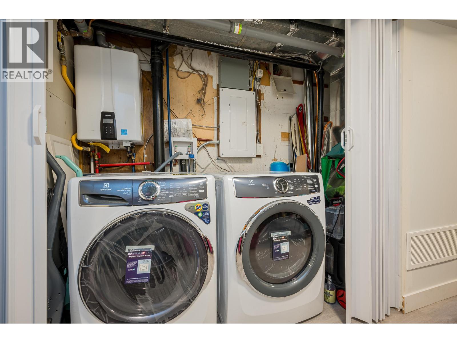 4814 Fernglen Drive, Burnaby, British Columbia  V5G 3V7 - Photo 24 - R3053131