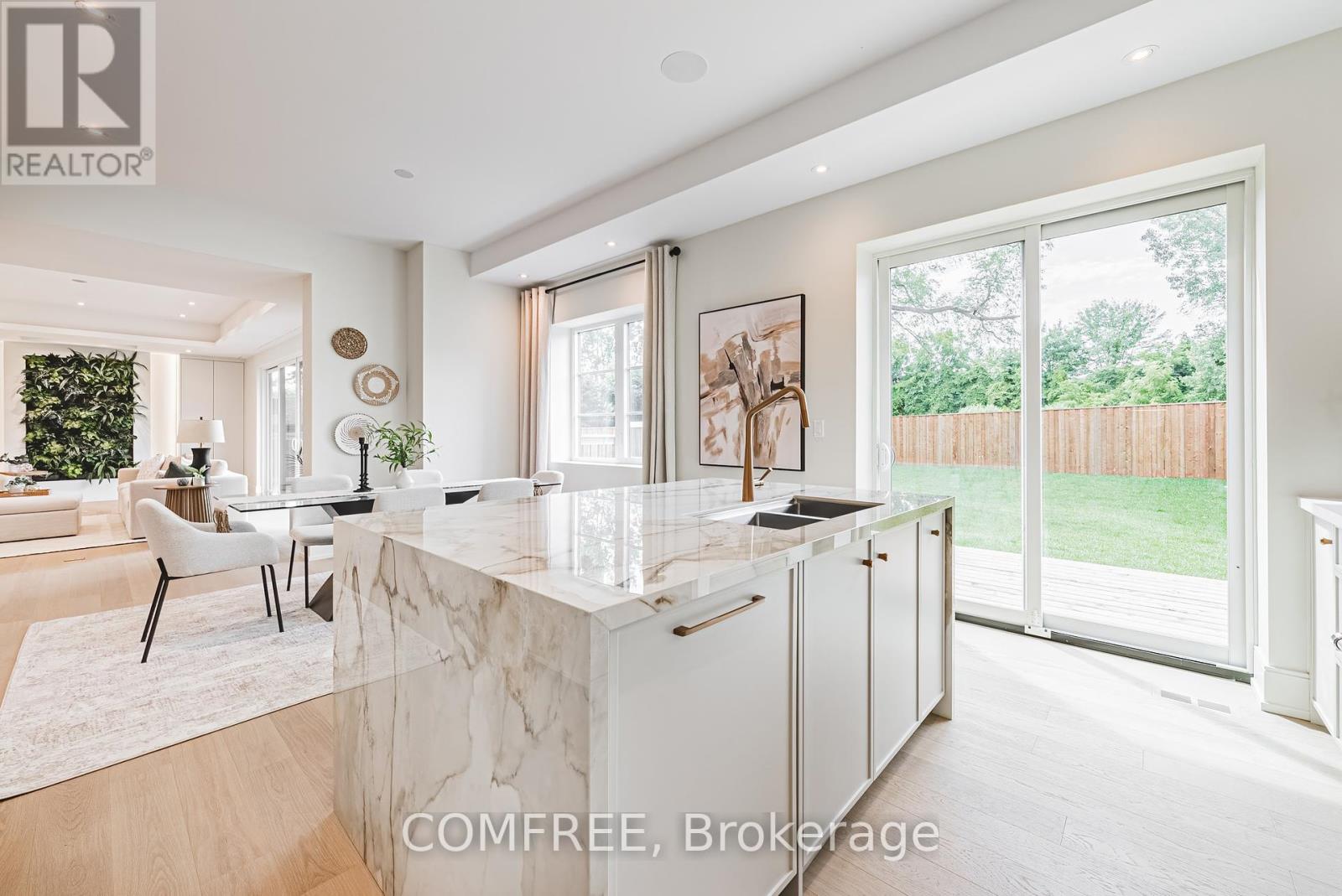 202 Queen Street W, Mississauga, Ontario  L5H 1L6 - Photo 17 - W12455109