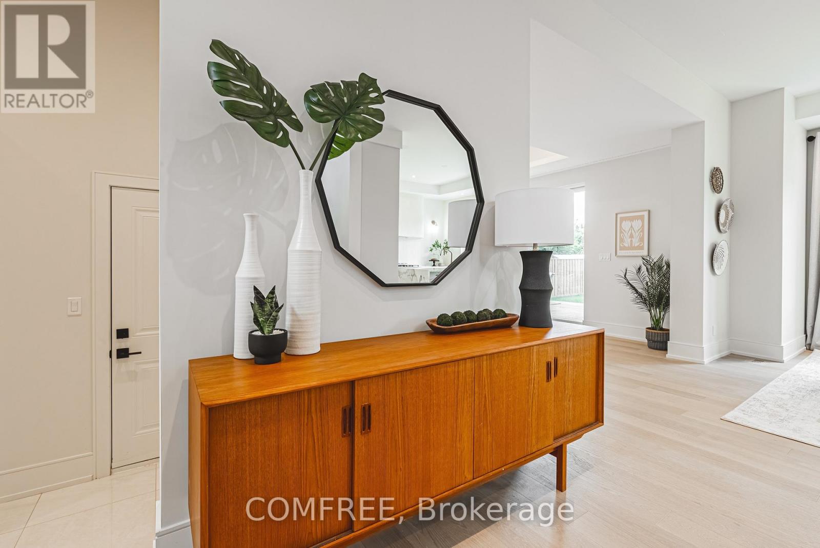 202 Queen Street W, Mississauga, Ontario  L5H 1L6 - Photo 23 - W12455109