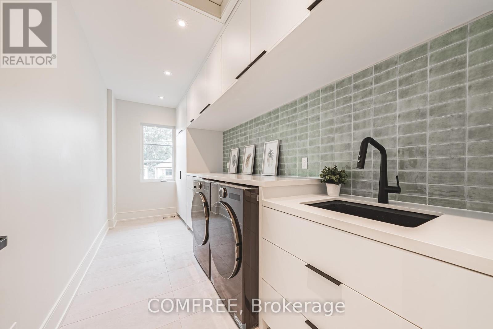 202 Queen Street W, Mississauga, Ontario  L5H 1L6 - Photo 30 - W12455109