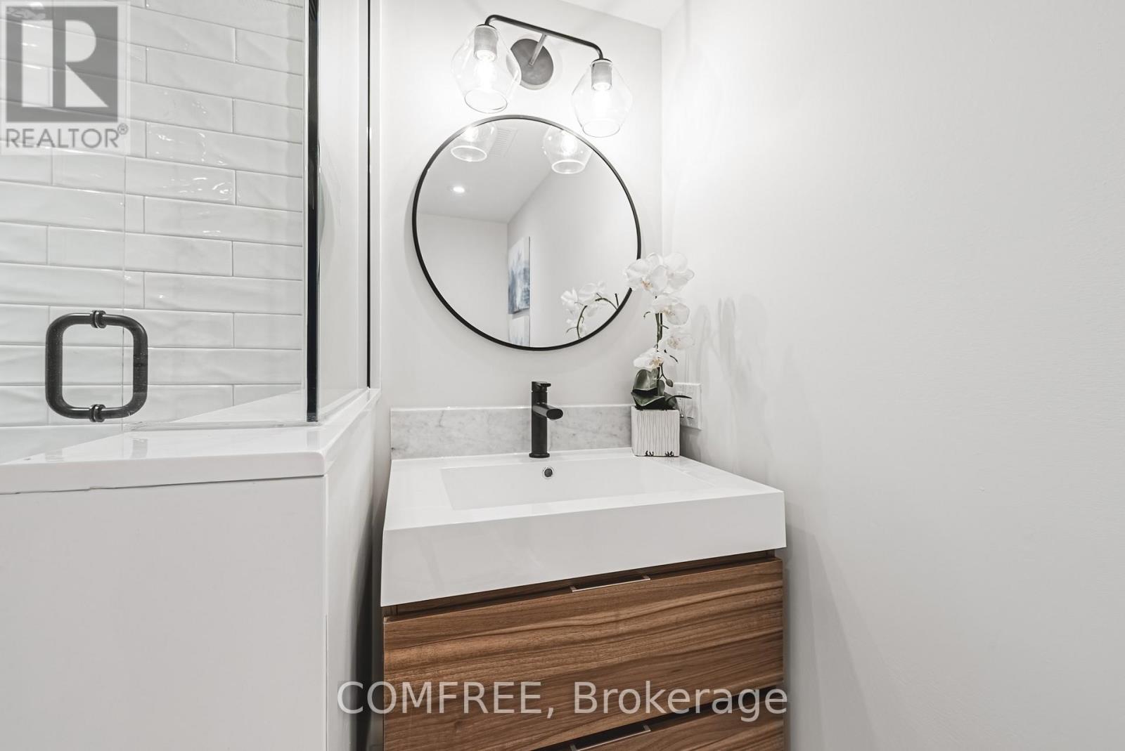 202 Queen Street W, Mississauga, Ontario  L5H 1L6 - Photo 46 - W12455109