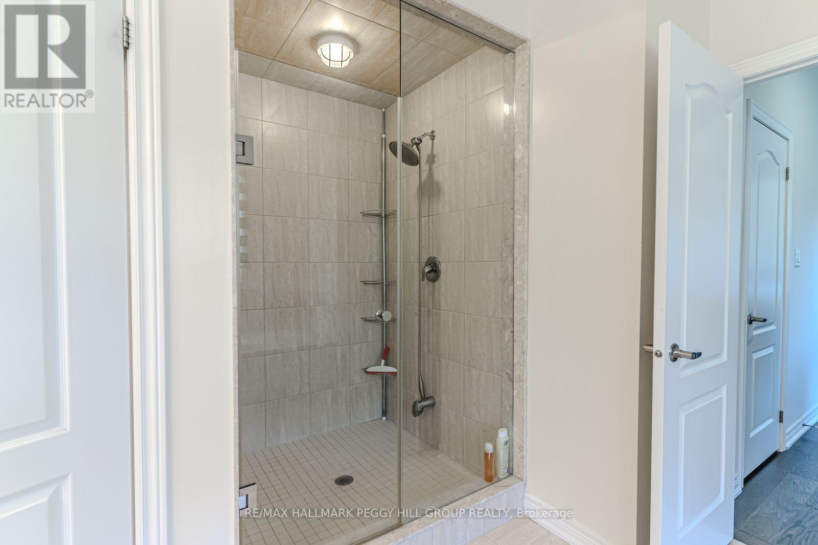 102 Pine Hill Road, Bradford West Gwillimbury (Bradford), Ontario  L3Z 0H1 - Photo 16 - N12455043