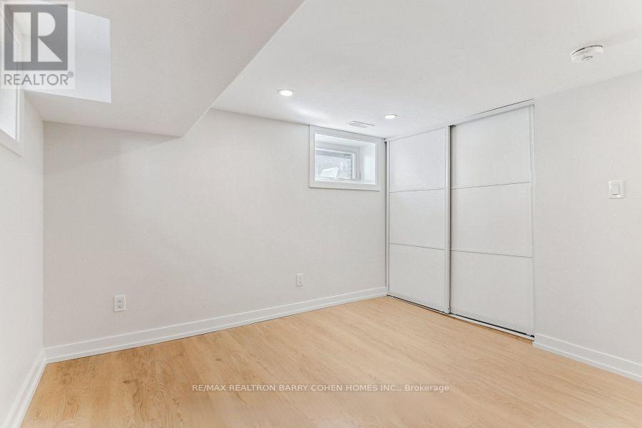 31 Kennedy Street W, Aurora, Ontario  L4G 2L6 - Photo 6 - N12447565