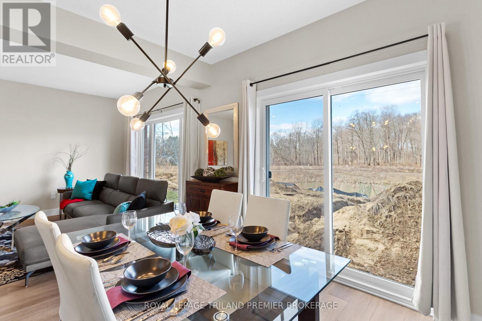 1597 Chickadee Trail, London South (South U), Ontario  N6M 1G4 - Photo 6 - X12455087