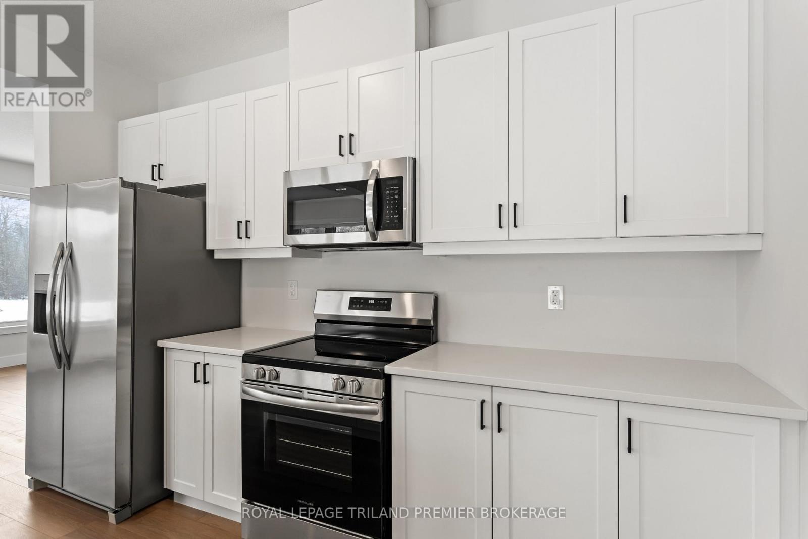 1585 Chickadee Trail, London South, Ontario  N6M 1G4 - Photo 25 - X12455091