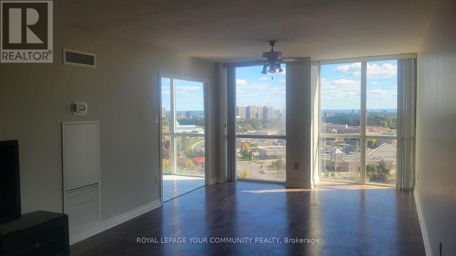 1208 - 350 Webb Drive, Mississauga (City Centre), Ontario  L5B 3W4 - Photo 13 - W12452164