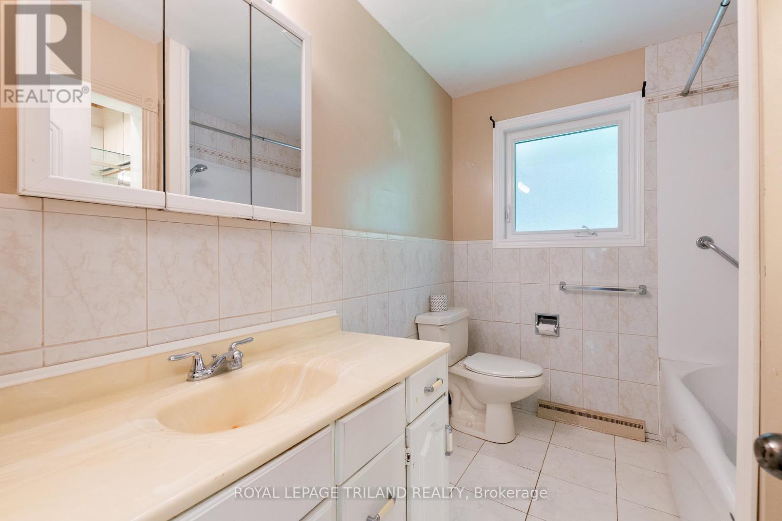 6267 Sunset Road, Central Elgin, Ontario  N0L 2L0 - Photo 27 - X12455181