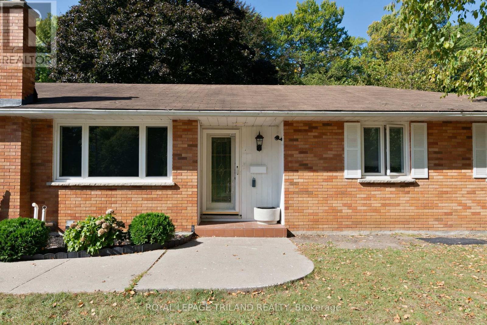 6267 Sunset Road, Central Elgin, Ontario  N0L 2L0 - Photo 4 - X12455181