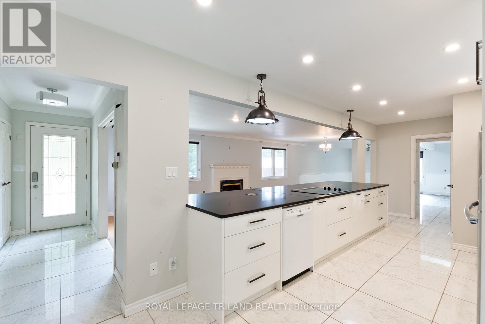 6267 Sunset Road, Central Elgin, Ontario  N0L 2L0 - Photo 9 - X12455181