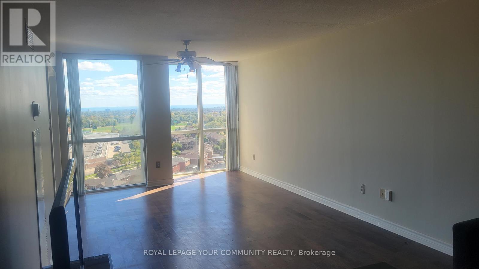 1208 - 350 Webb Drive, Mississauga (City Centre), Ontario  L5B 3W4 - Photo 14 - W12452164