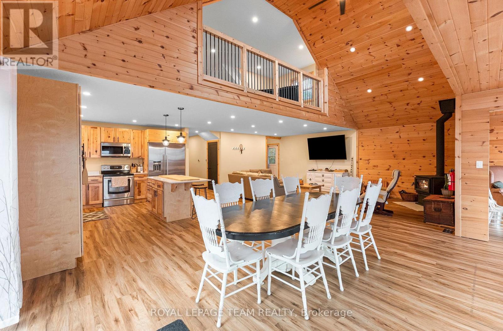 679 Curtiss Road, Madawaska Valley, Ontario  K0J 1B0 - Photo 14 - X12455130