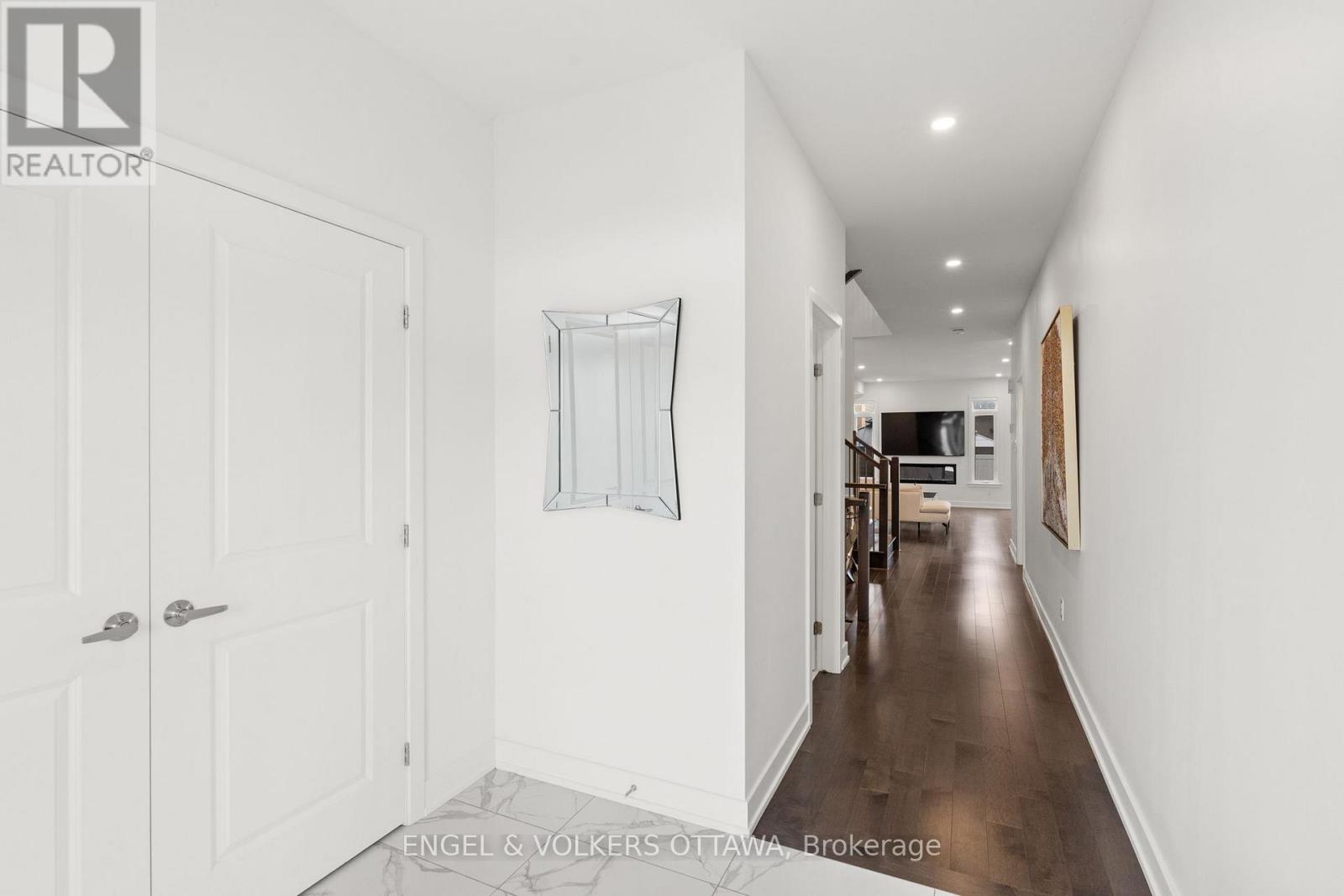 1047 Hydrangea Avenue, Ottawa, Ontario  K4M 0L5 - Photo 4 - X12455160