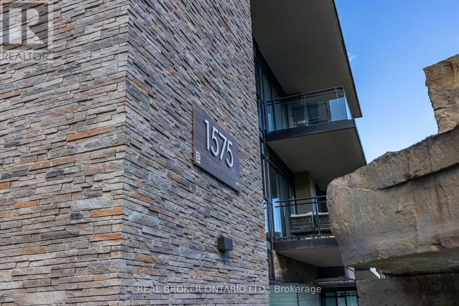 236 - 1575 Lakeshore Road W, Mississauga, Ontario  L5J 1J4 - Photo 2 - W12455013