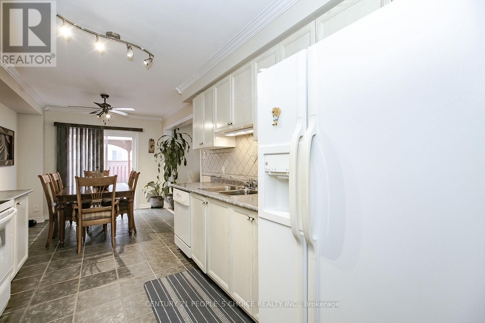 1 Lake Louise Drive, Brampton (Fletcher's Meadow), Ontario  L6X 4W5 - Photo 14 - W12455040