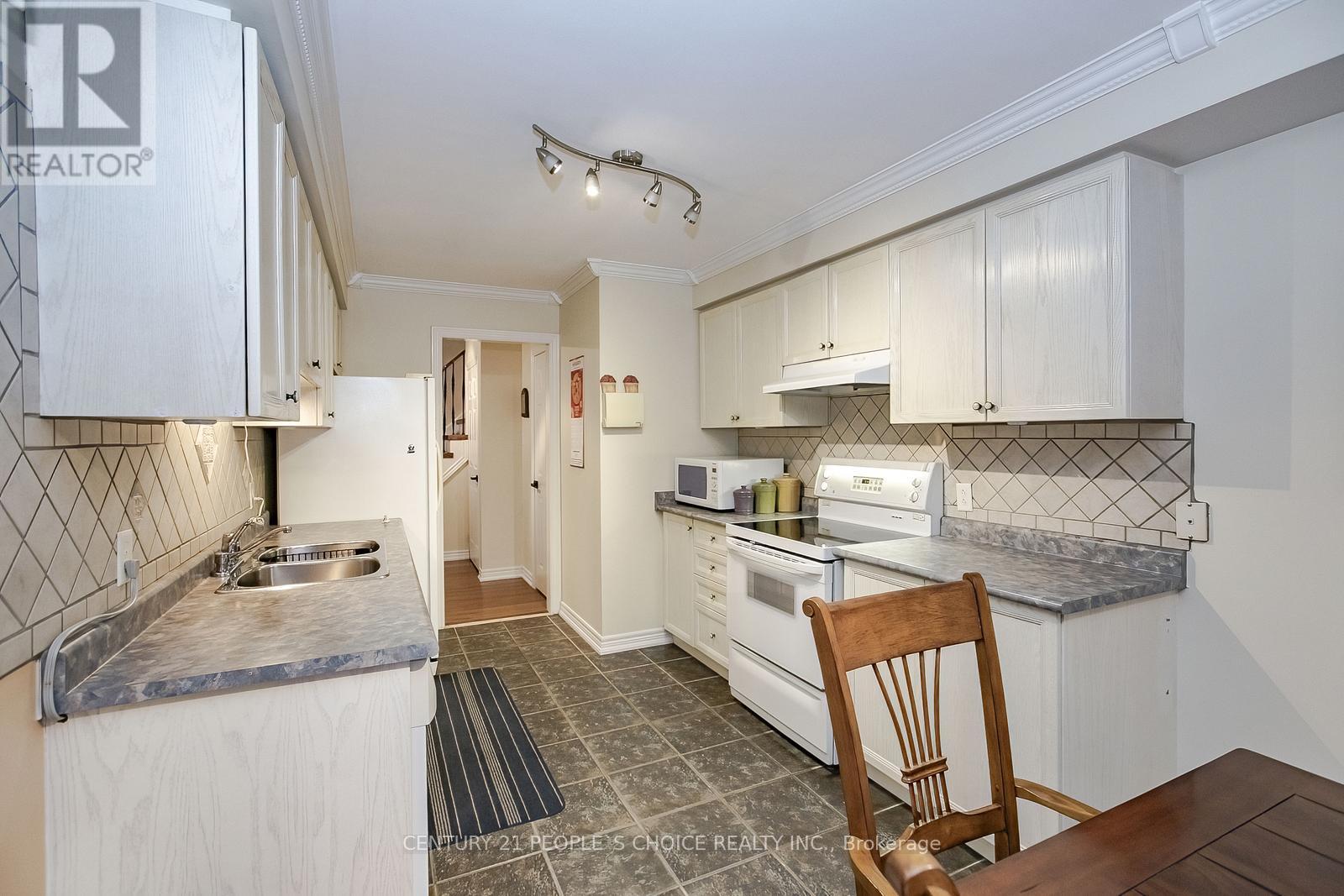1 Lake Louise Drive, Brampton (Fletcher's Meadow), Ontario  L6X 4W5 - Photo 15 - W12455040