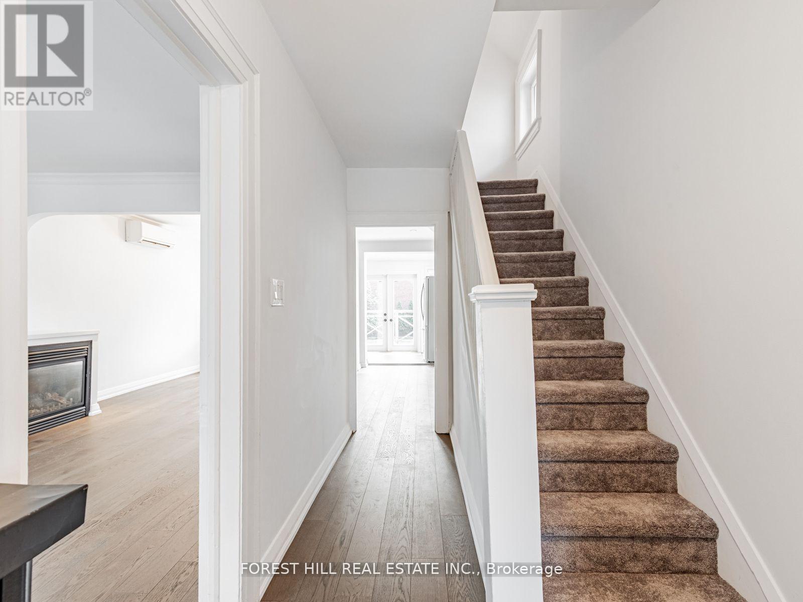 123 Bowie Avenue, Toronto (Briar Hill-Belgravia), Ontario  M6E 2P8 - Photo 16 - W12455058
