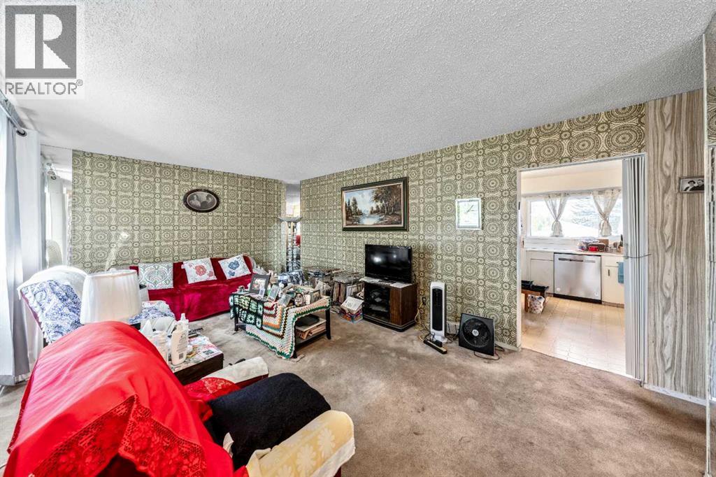216 Havenhurst Crescent Sw, Calgary, Alberta  T2V 3C6 - Photo 3 - A2257771