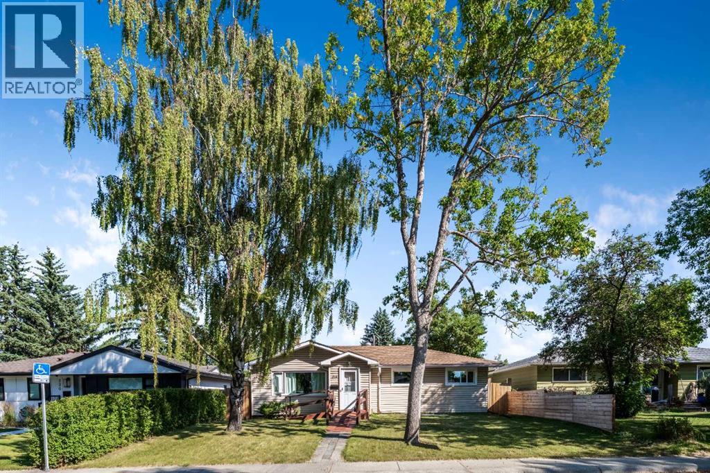 216 Havenhurst Crescent Sw, Calgary, Alberta  T2V 3C6 - Photo 2 - A2257771