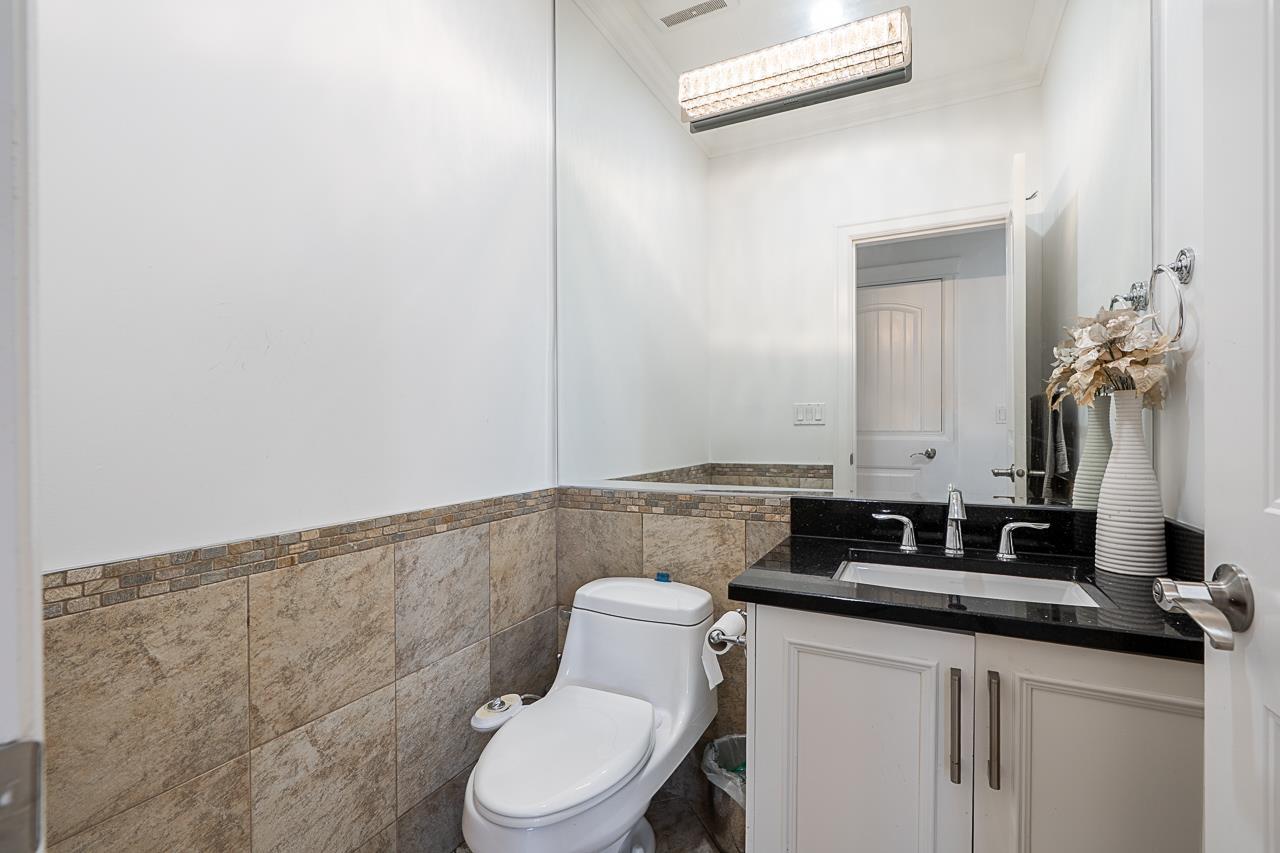 14488 59a Avenue, Surrey, British Columbia  V3S 7B5 - Photo 15 - R3056584