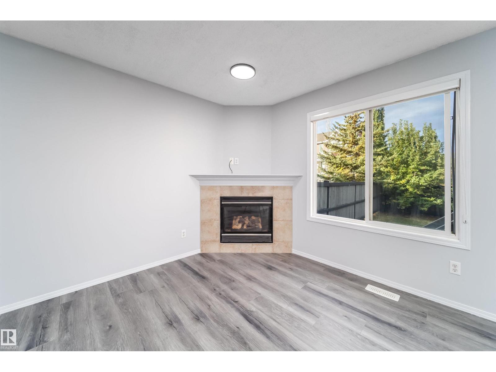 #32 120 Magrath Rd Nw, Edmonton, Alberta  T6R 0C6 - Photo 2 - E4461533