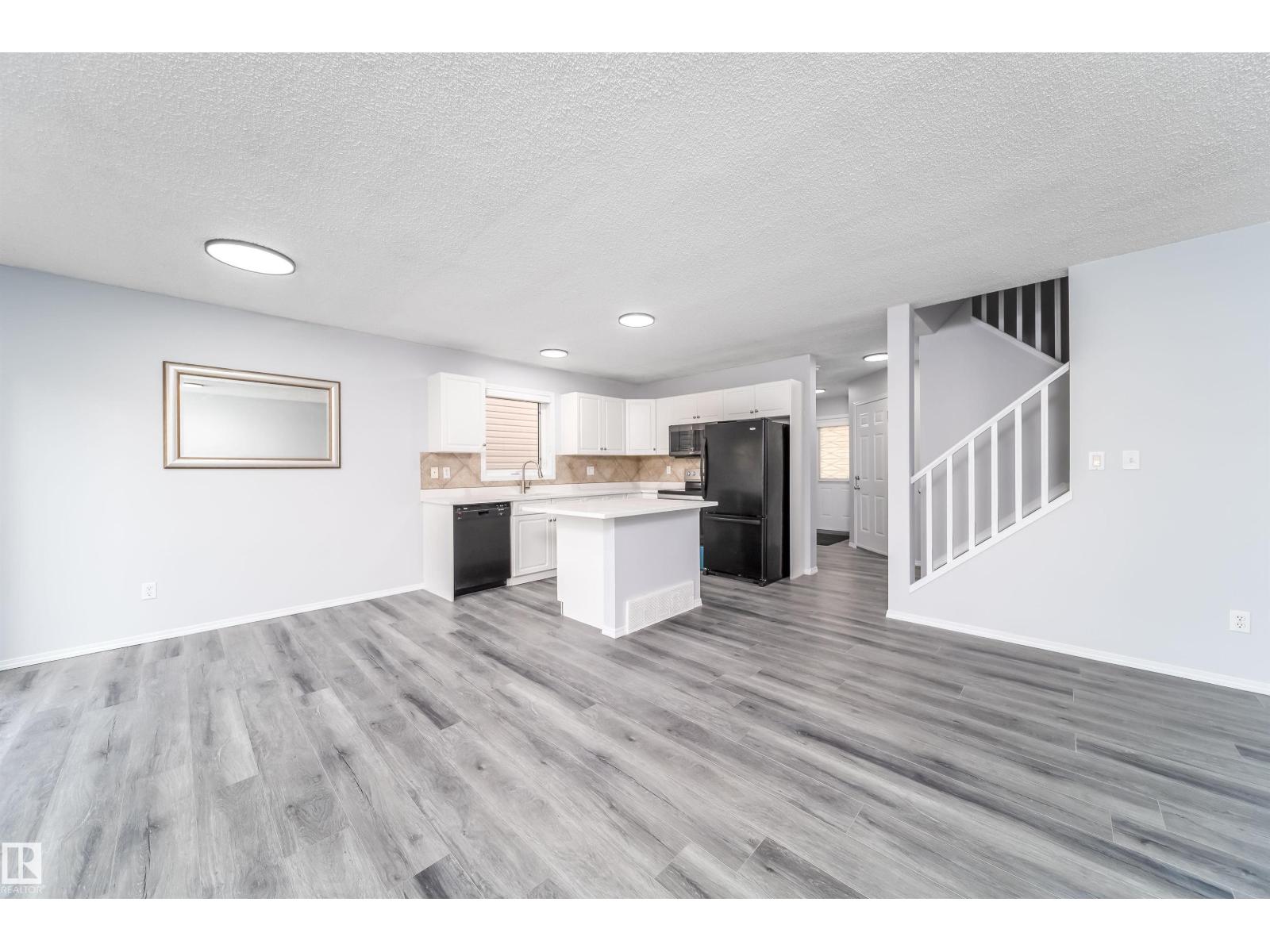 #32 120 Magrath Rd Nw, Edmonton, Alberta  T6R 0C6 - Photo 4 - E4461533