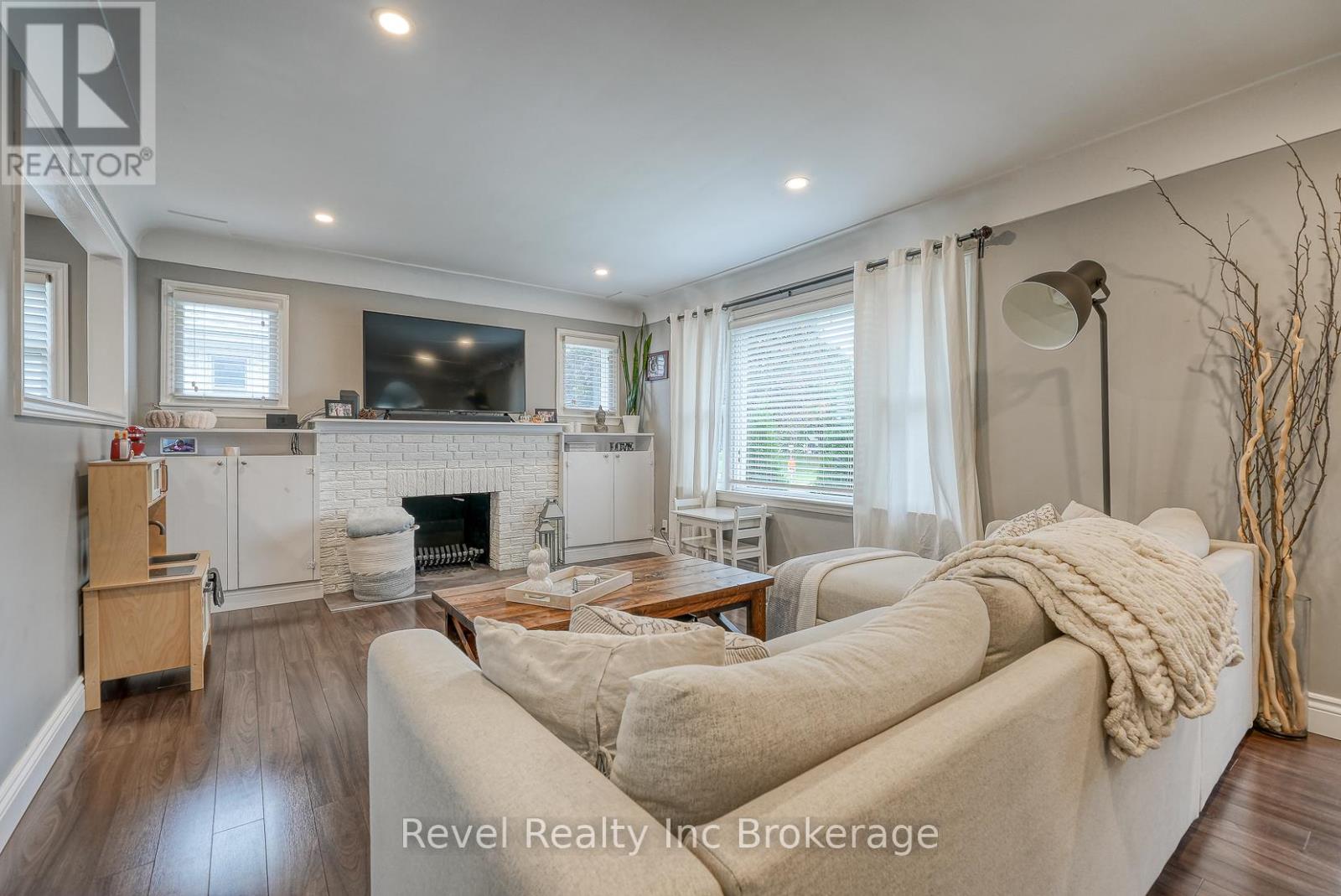 764 Devonshire Avenue, Woodstock, Ontario  N4S 5R5 - Photo 5 - X12455162