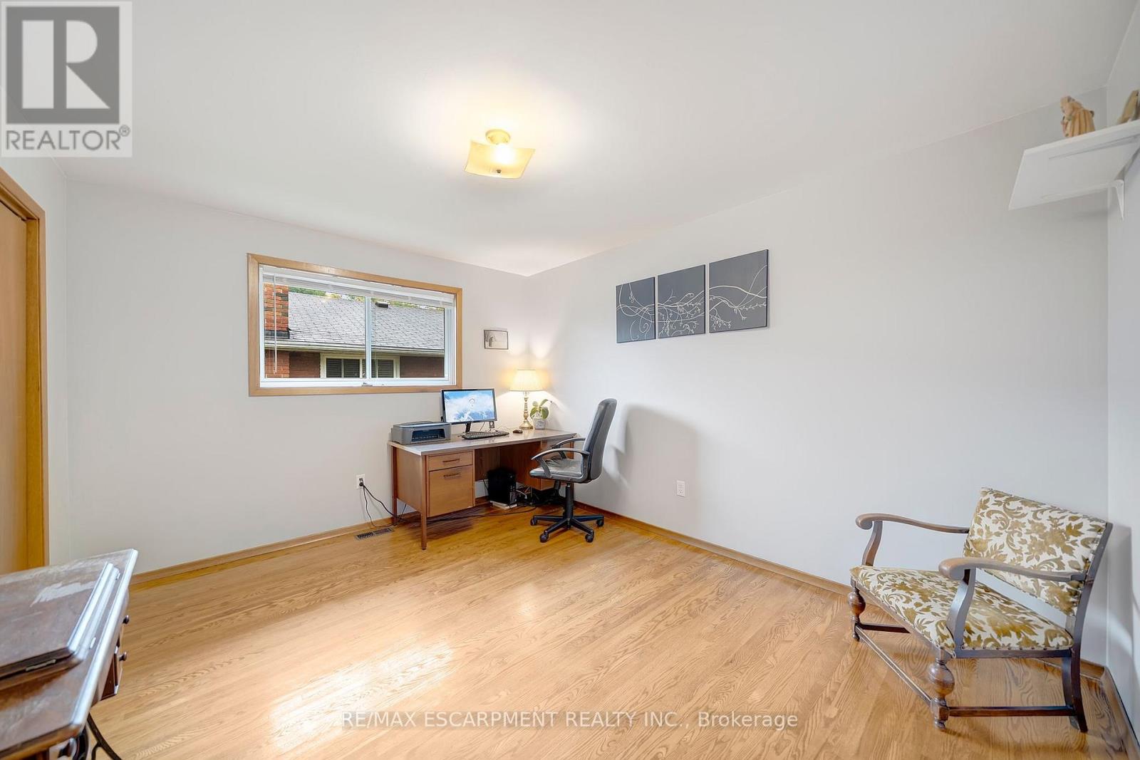 12 Geddes Street, Grimsby, Ontario  L3M 1J4 - Photo 13 - X12455017