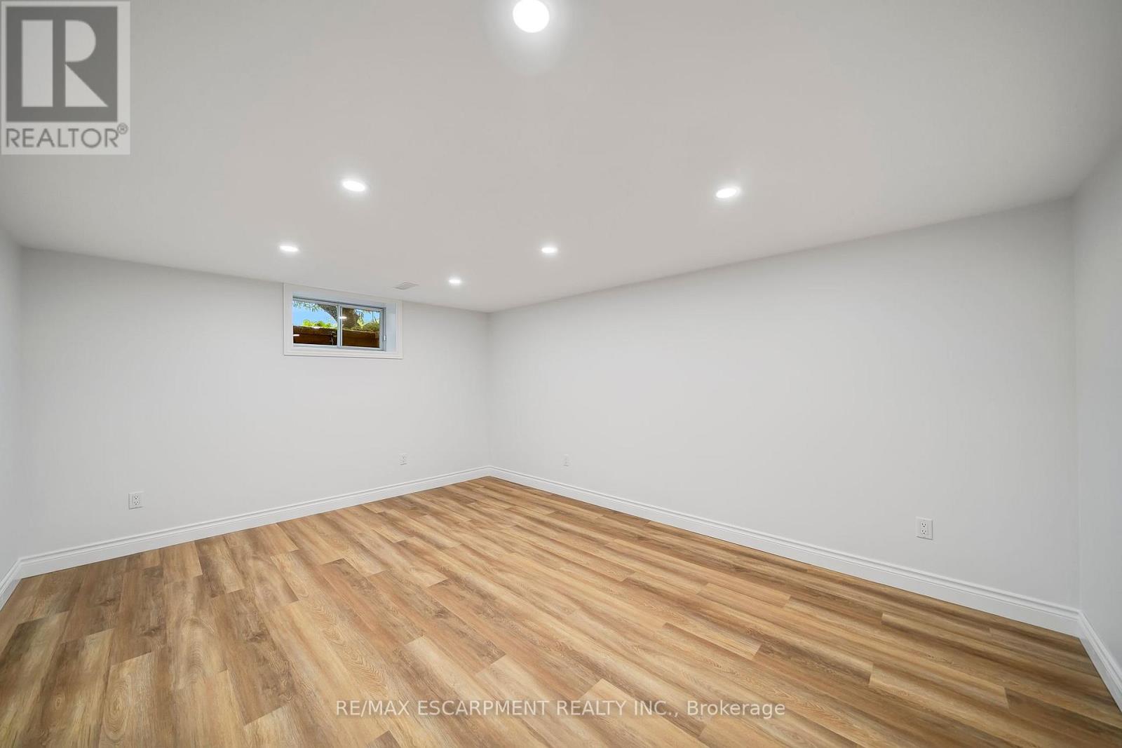 12 Geddes Street, Grimsby, Ontario  L3M 1J4 - Photo 20 - X12455017