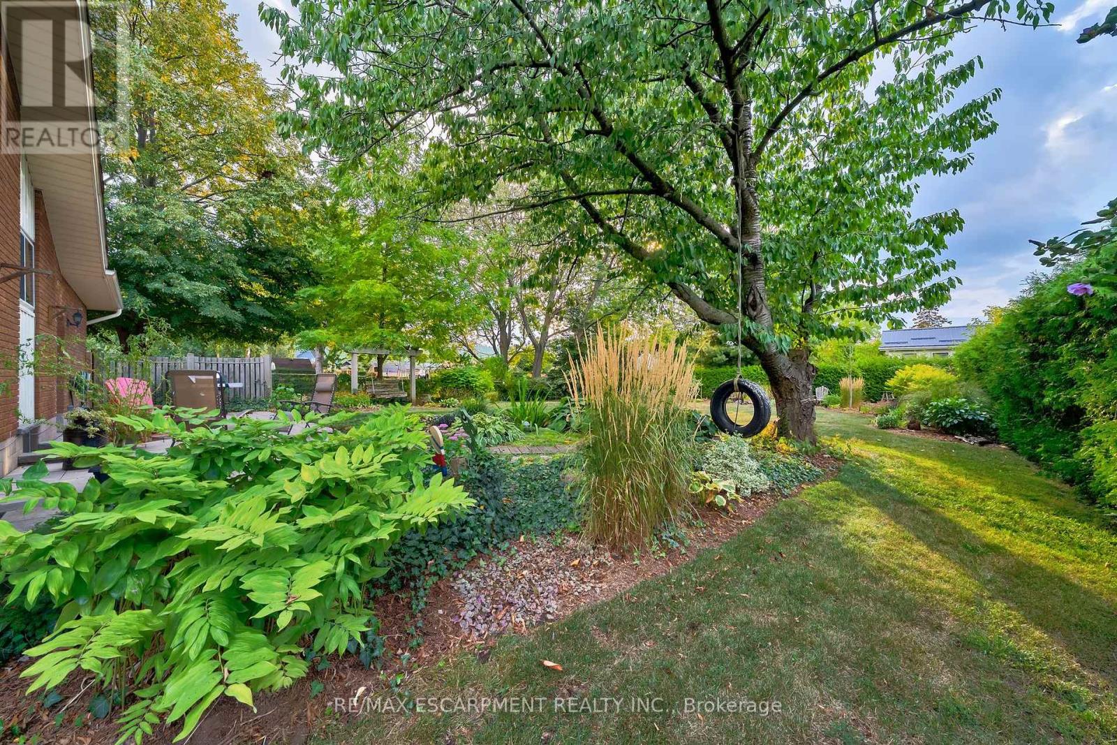 12 Geddes Street, Grimsby, Ontario  L3M 1J4 - Photo 26 - X12455017