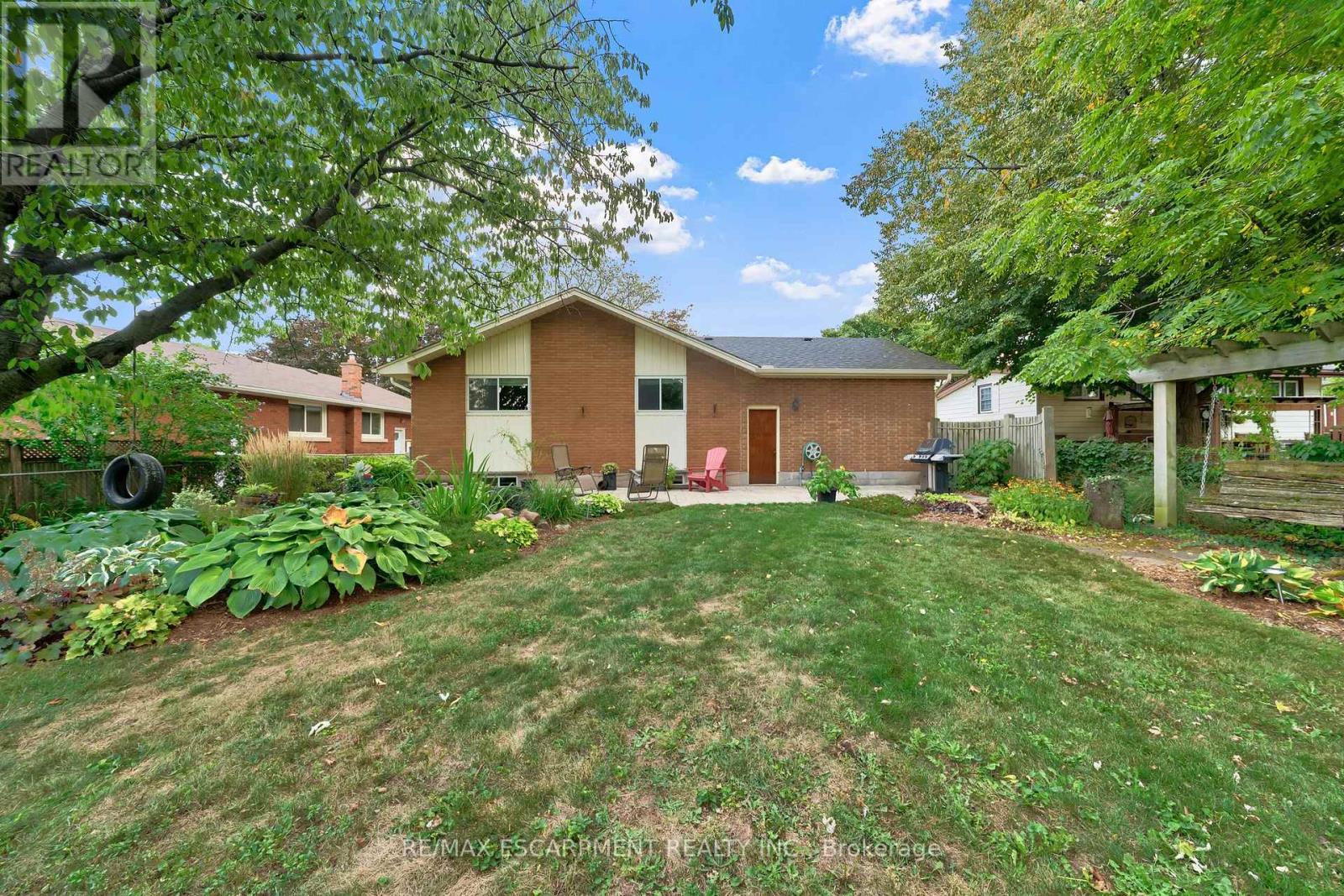 12 Geddes Street, Grimsby, Ontario  L3M 1J4 - Photo 28 - X12455017