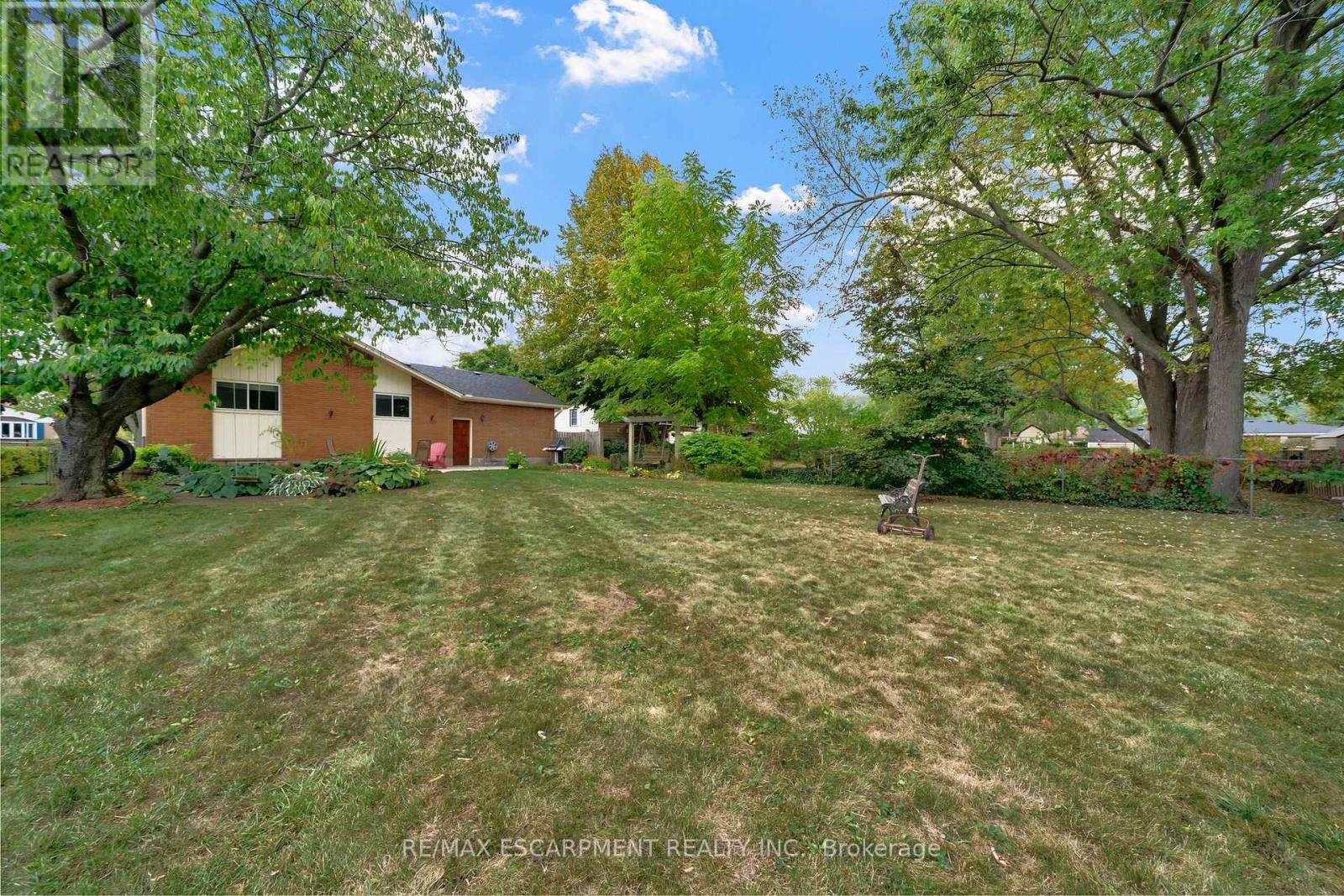 12 Geddes Street, Grimsby, Ontario  L3M 1J4 - Photo 29 - X12455017