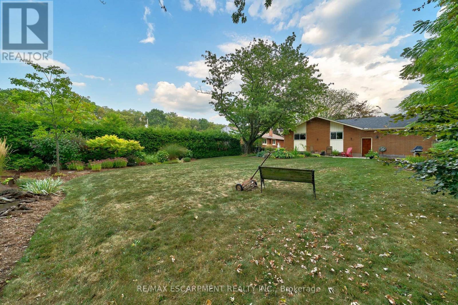 12 Geddes Street, Grimsby, Ontario  L3M 1J4 - Photo 30 - X12455017