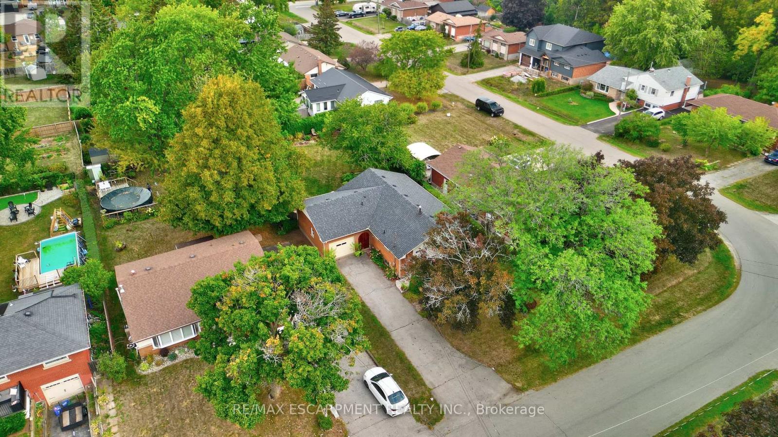 12 Geddes Street, Grimsby, Ontario  L3M 1J4 - Photo 38 - X12455017