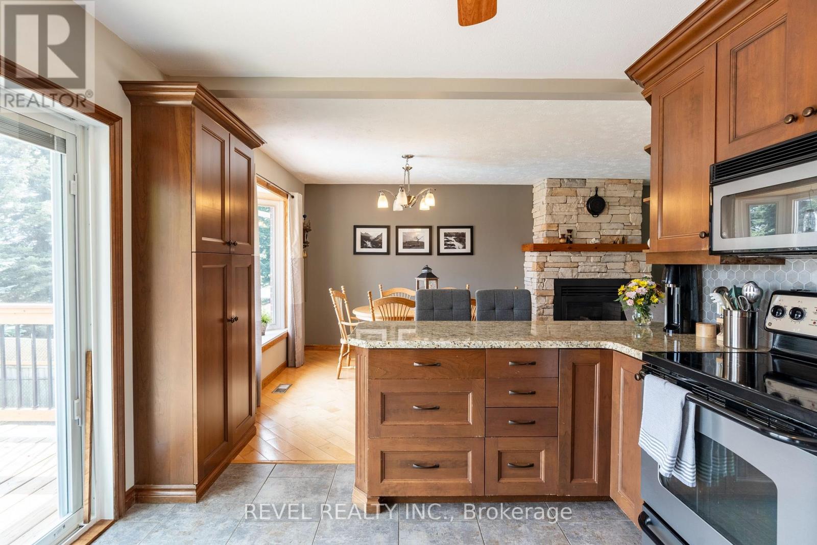 29 Armstrong Crescent, Grey Highlands, Ontario  N0C 1H0 - Photo 11 - X12455059