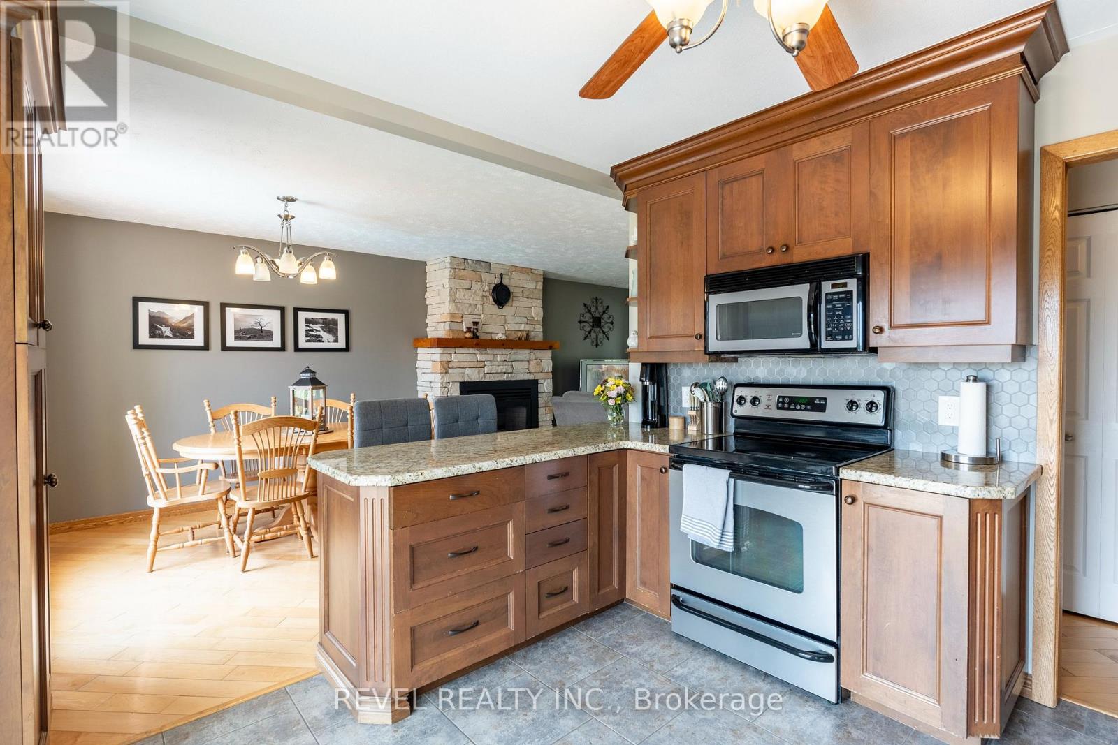 29 Armstrong Crescent, Grey Highlands, Ontario  N0C 1H0 - Photo 12 - X12455059