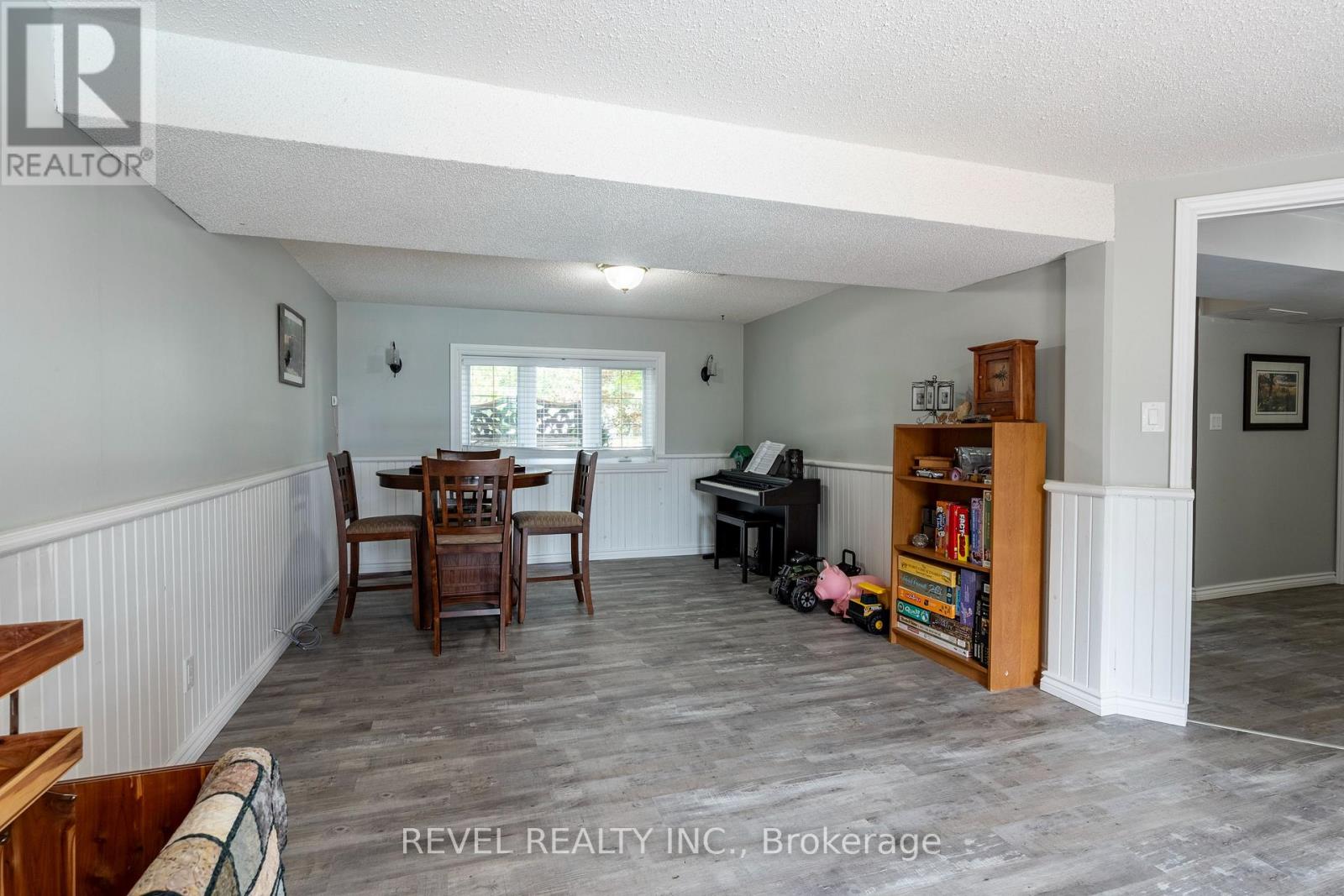 29 Armstrong Crescent, Grey Highlands, Ontario  N0C 1H0 - Photo 19 - X12455059