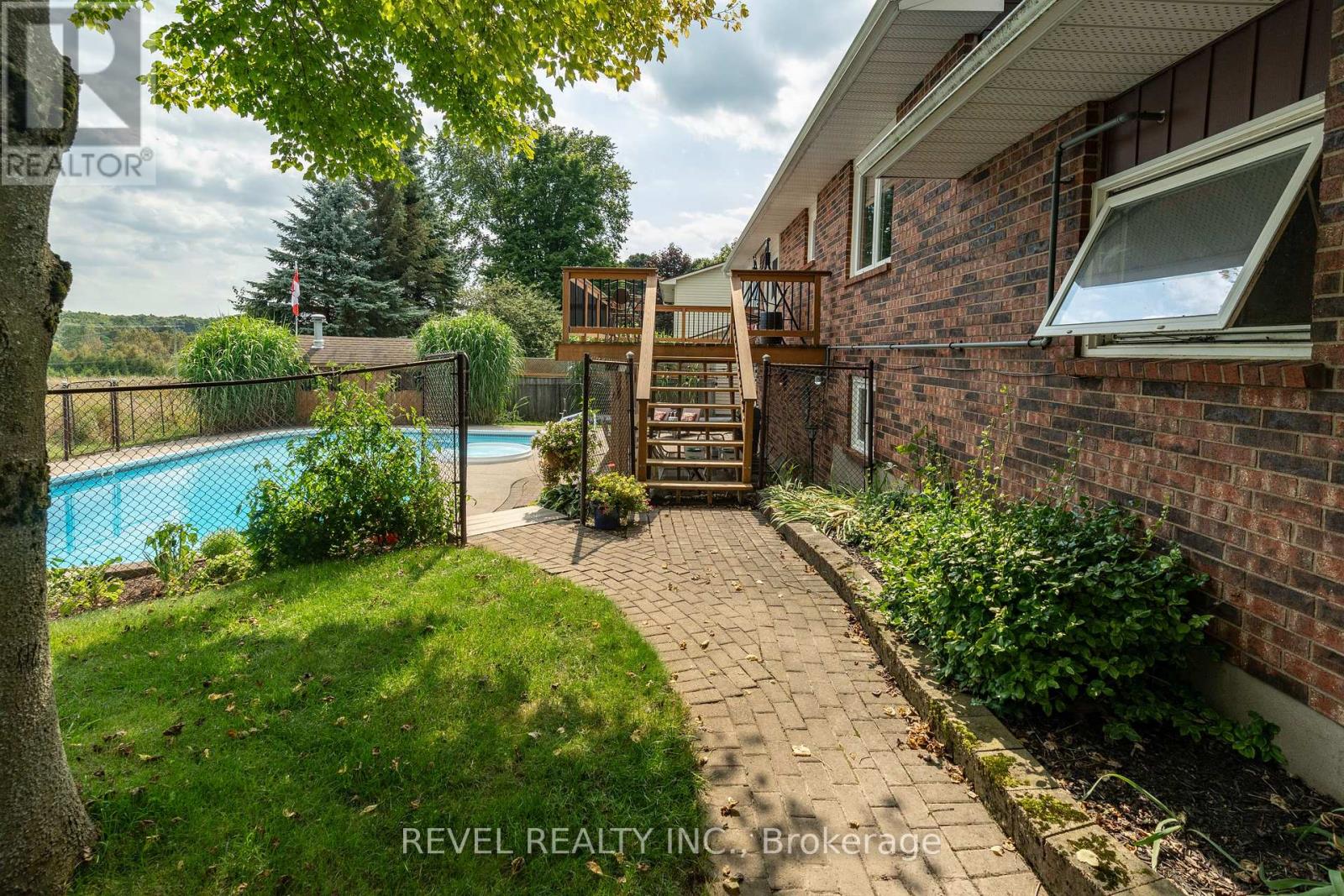 29 Armstrong Crescent, Grey Highlands, Ontario  N0C 1H0 - Photo 28 - X12455059