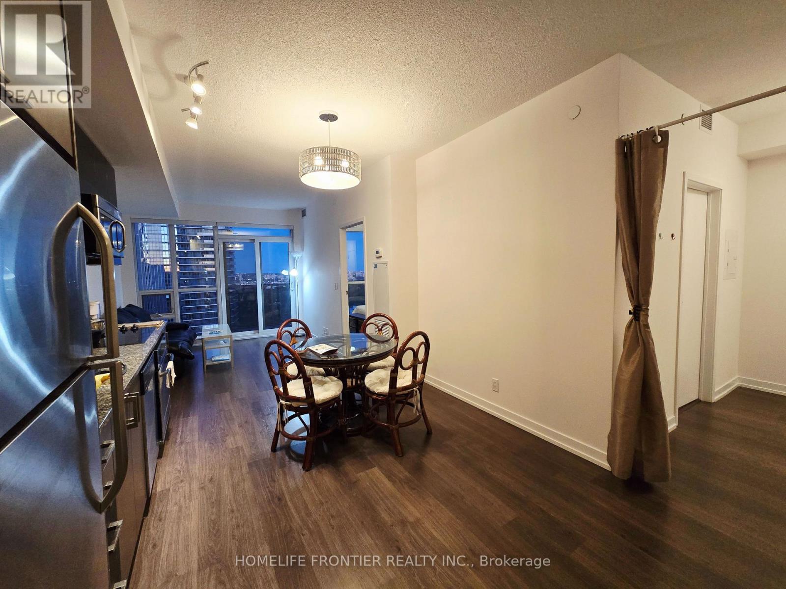 98 Lillian Street, Toronto, Ontario  M4S 0A5 - Photo 2 - C12454963