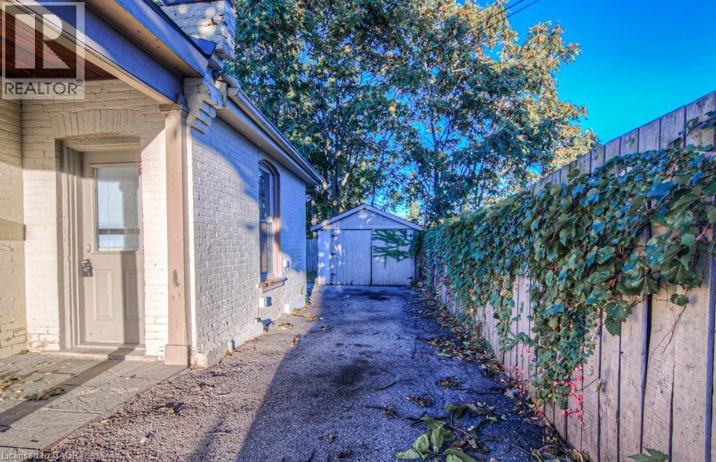 149 Murray Street, Brantford, Ontario  N3S 5P9 - Photo 4 - 40778038