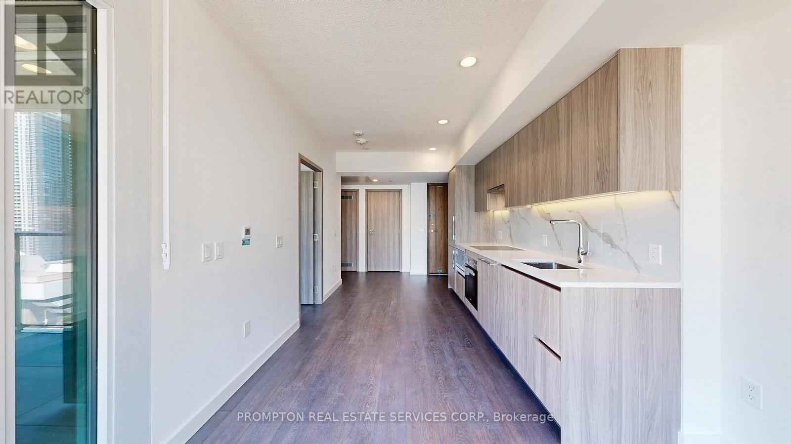 4015 - 3 Concord Cityplace Way, Toronto, Ontario  M5V 0X4 - Photo 3 - C12455088