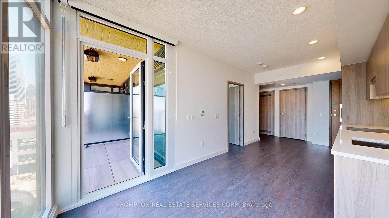 4015 - 3 Concord Cityplace Way, Toronto, Ontario  M5V 0X4 - Photo 4 - C12455088