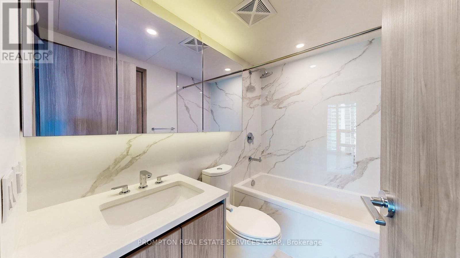 4015 - 3 Concord Cityplace Way, Toronto, Ontario  M5V 0X4 - Photo 7 - C12455088