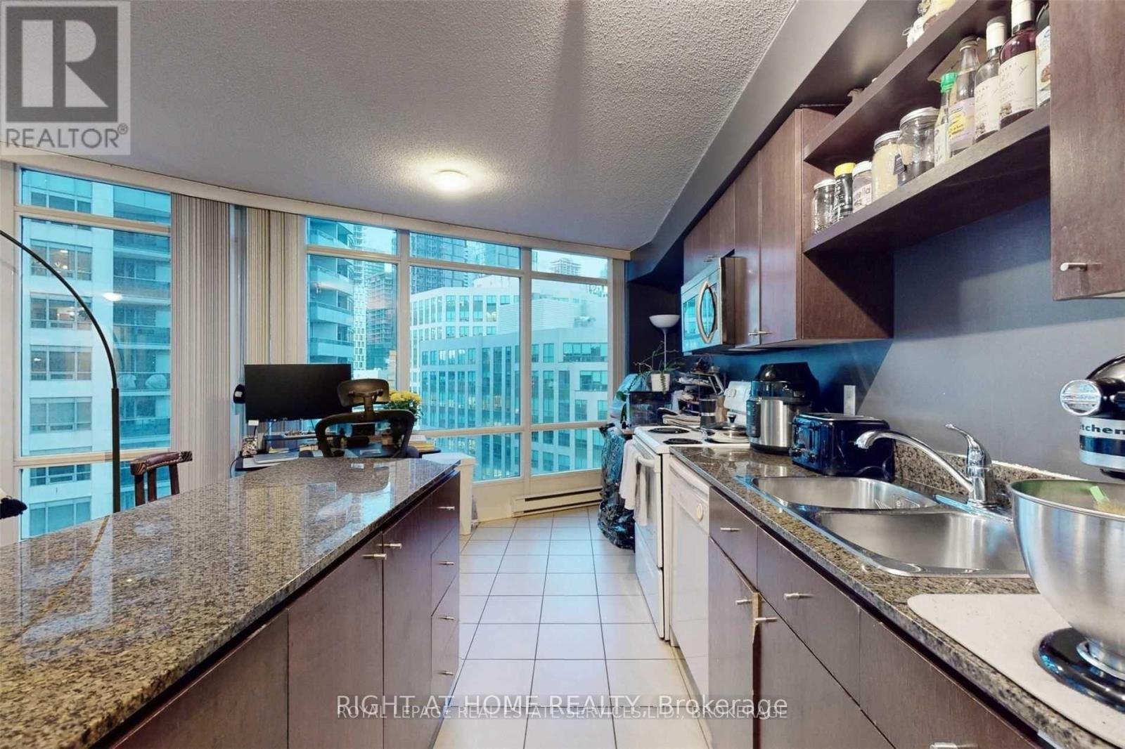 1810 - 361 Front Street W, Toronto (Waterfront Communities), Ontario  M5V 3R5 - Photo 8 - C12455107
